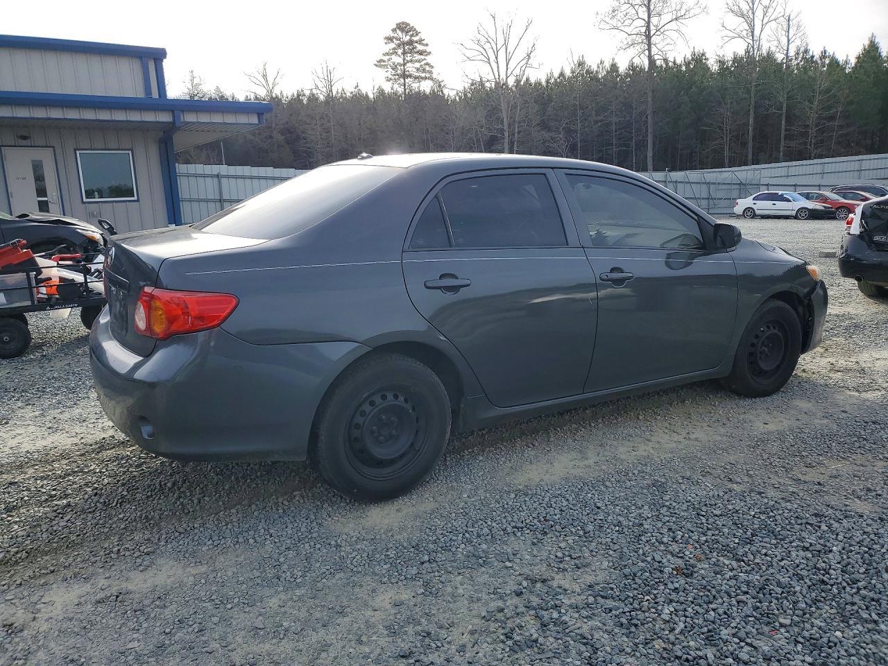2010 Toyota Corolla Base - Фото 3