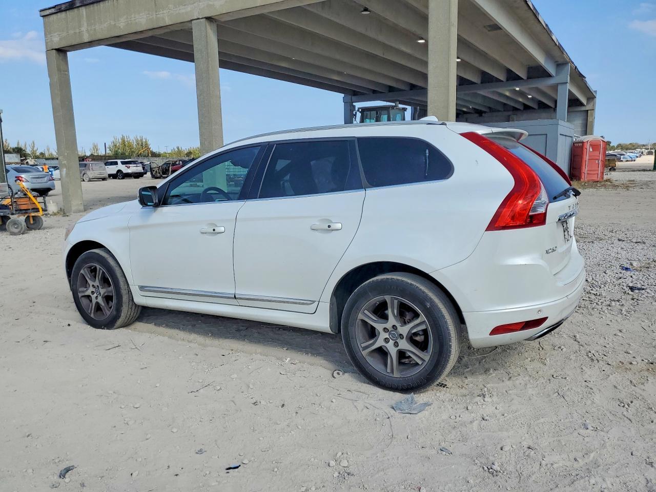 2015 Volvo Xc60 T5 Premier - Фото 2