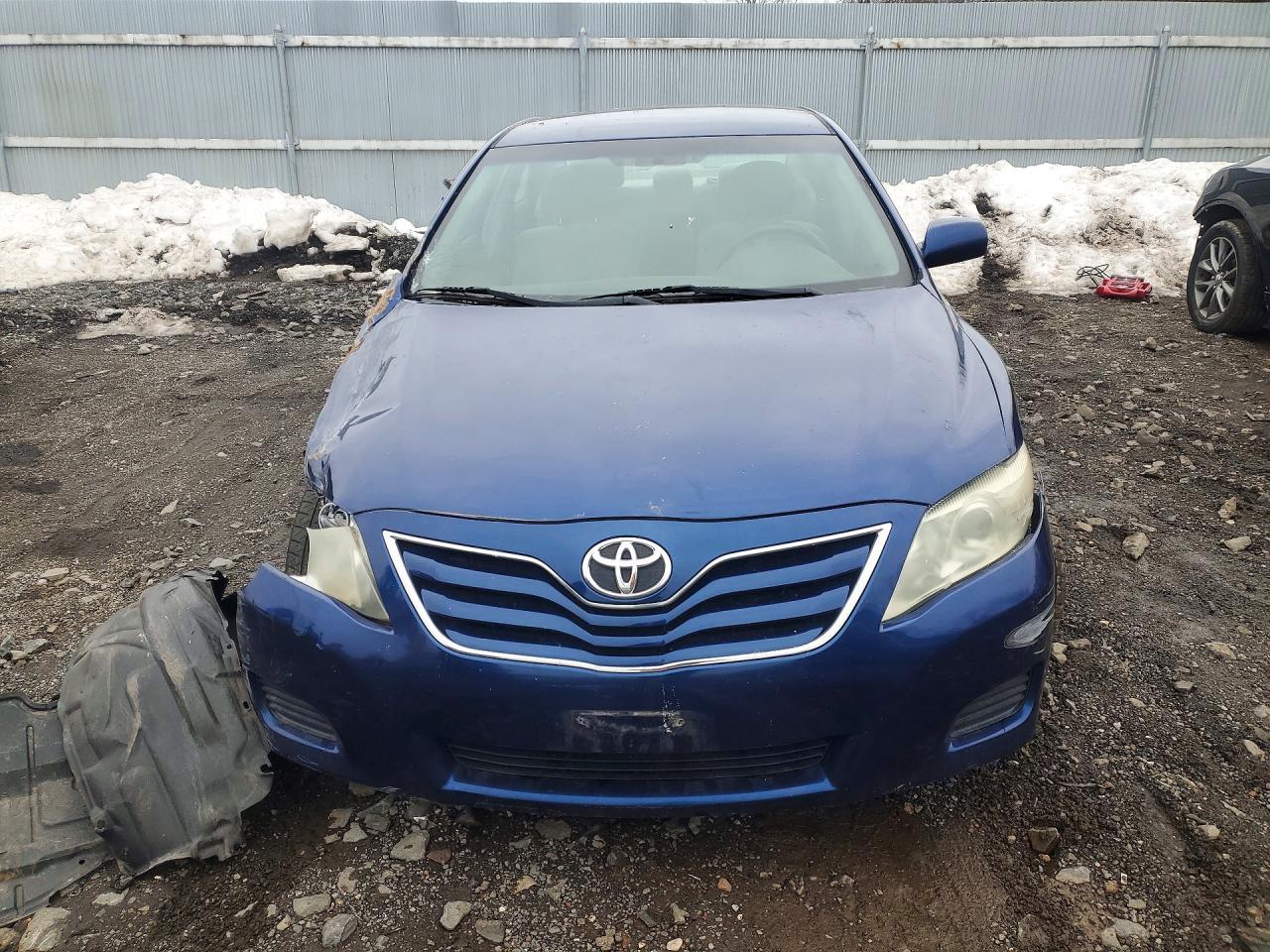 2010 Toyota Camry Le - Фото 5