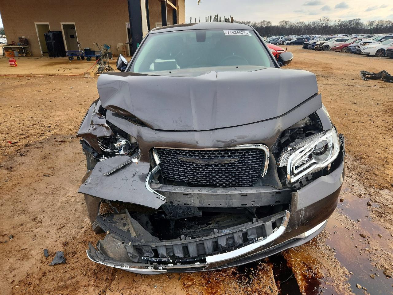 2018 Chrysler 300 Touring - Фото 5