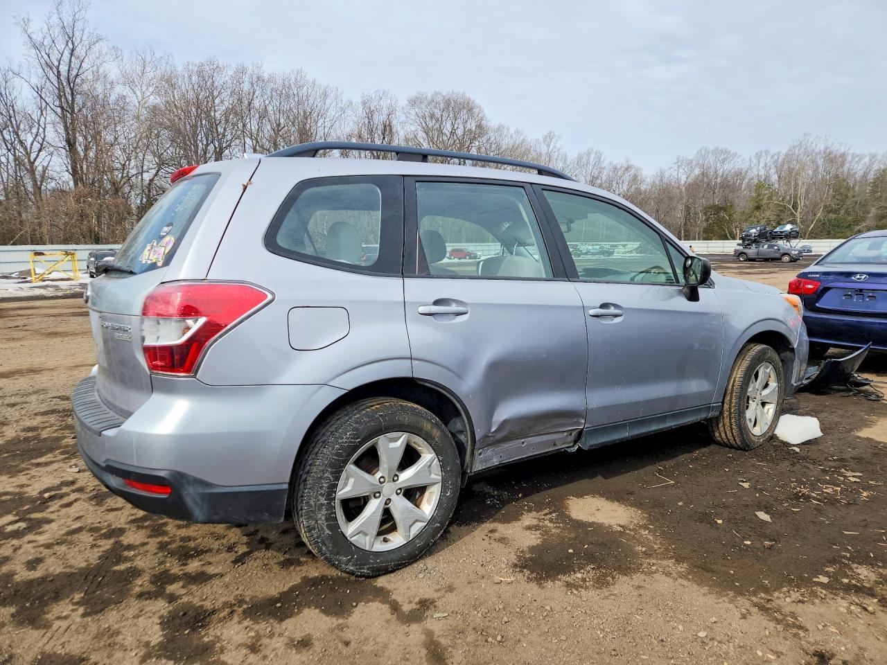 2016 Subaru Forester 2.5I - Image 3