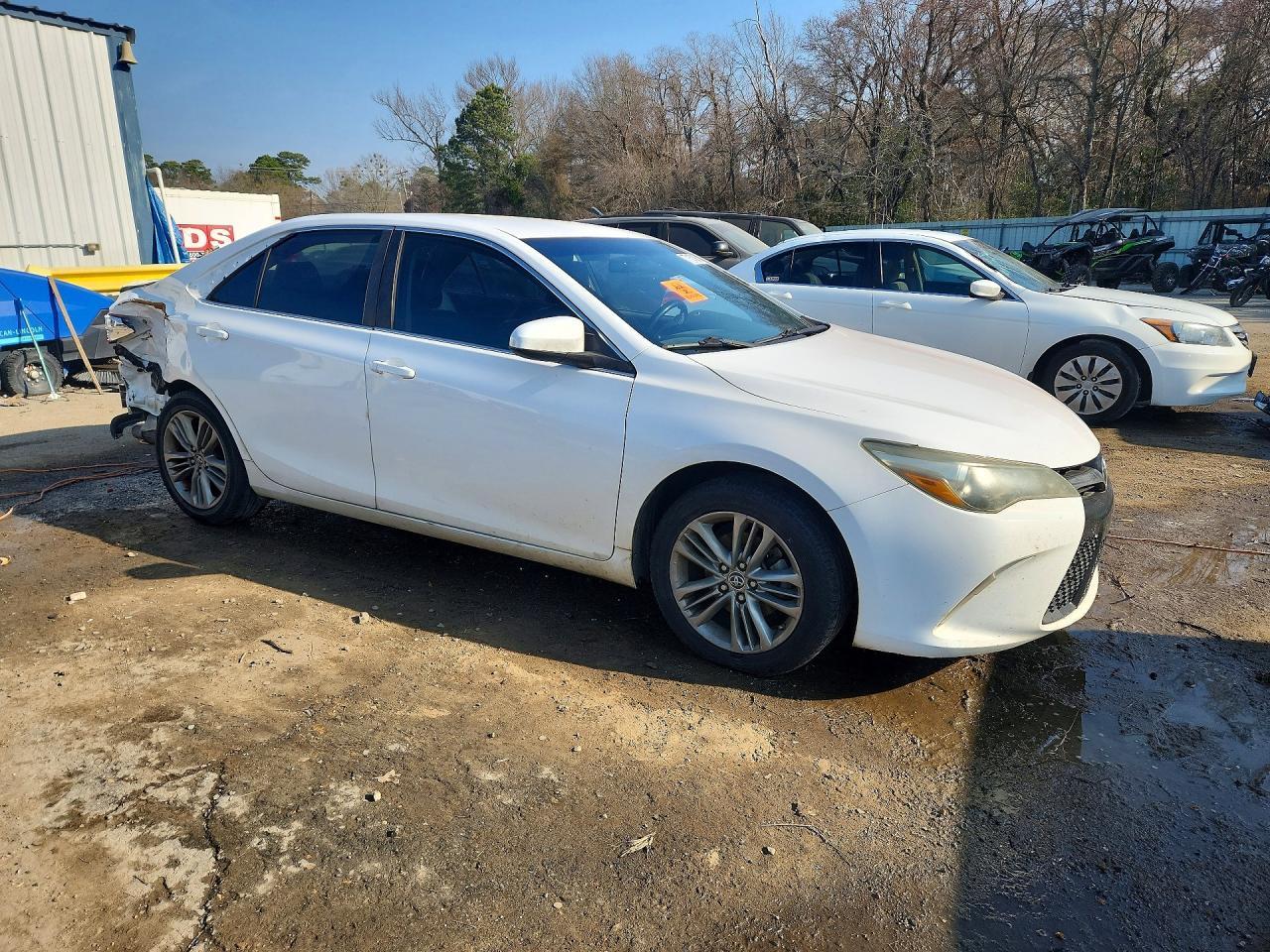 2015 Toyota Camry Le - Фото 4