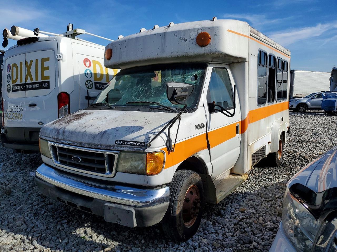 2005 Ford E350 Shuttle Bus