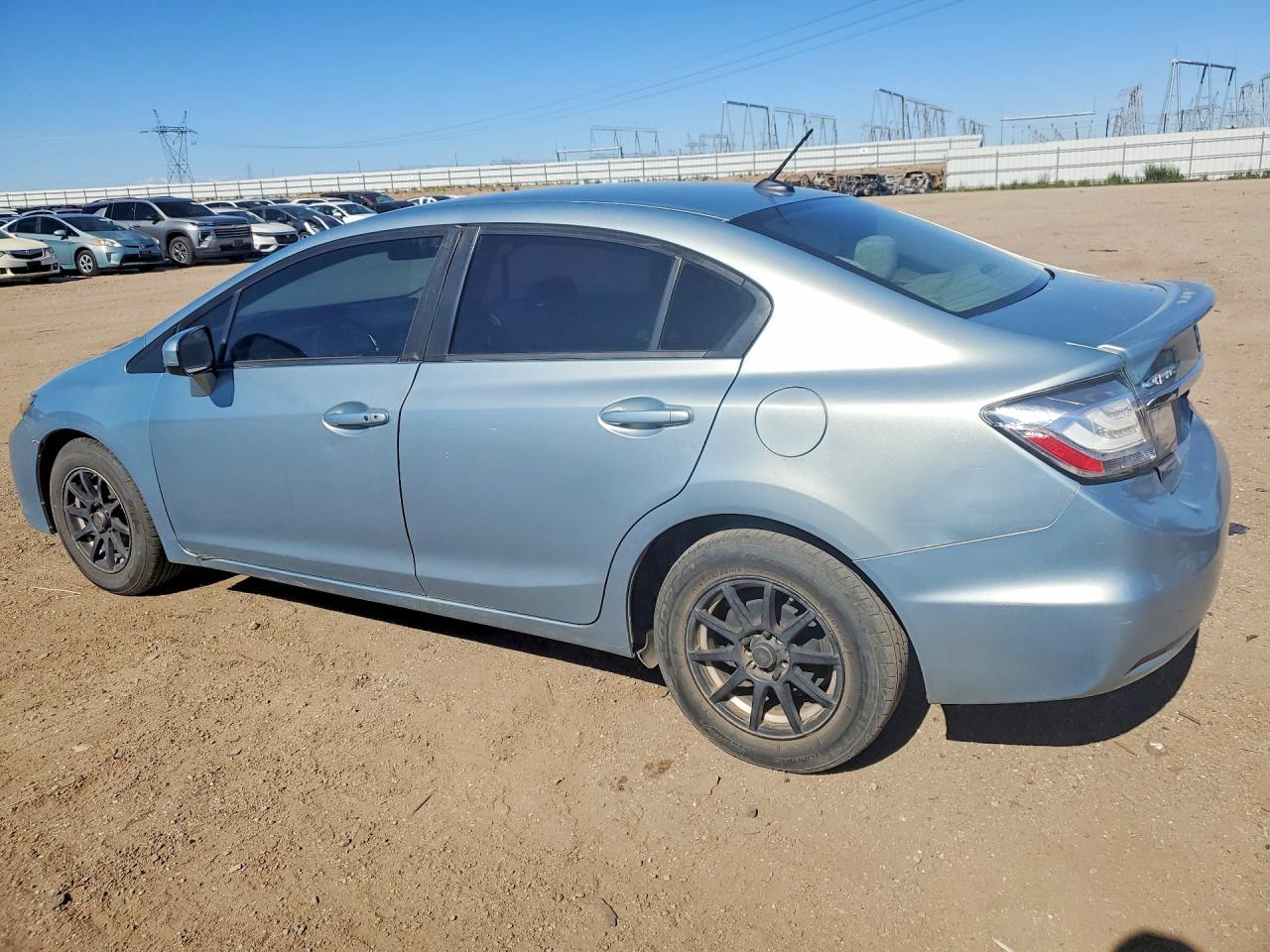 2015 Honda Civic Hybrid - Image 2