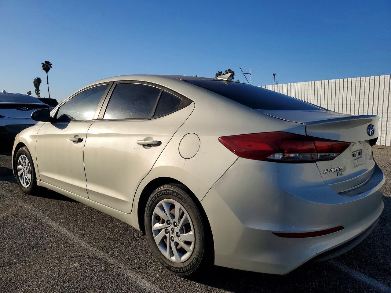 2017 Hyundai Elantra Se - Фото 2