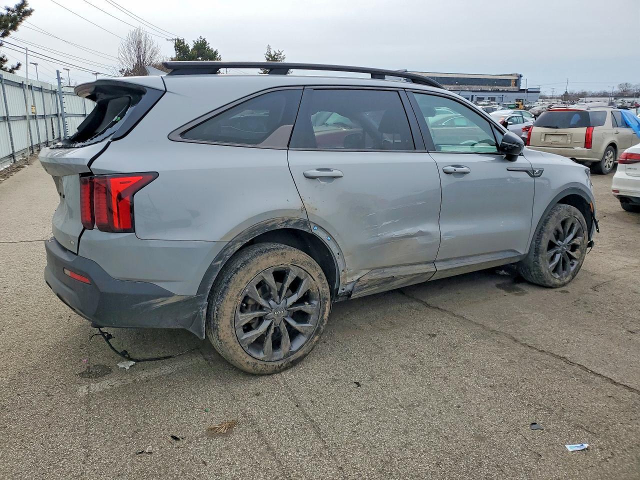 2023 Kia Sorento X-Line Ex - Image 3