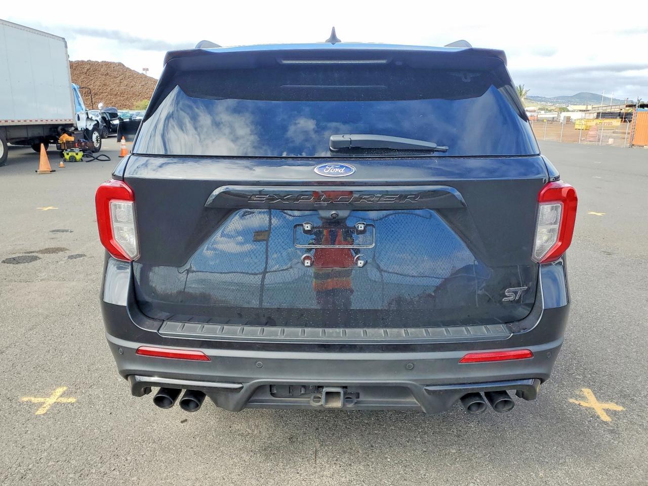 2022 Ford Explorer - Image 6