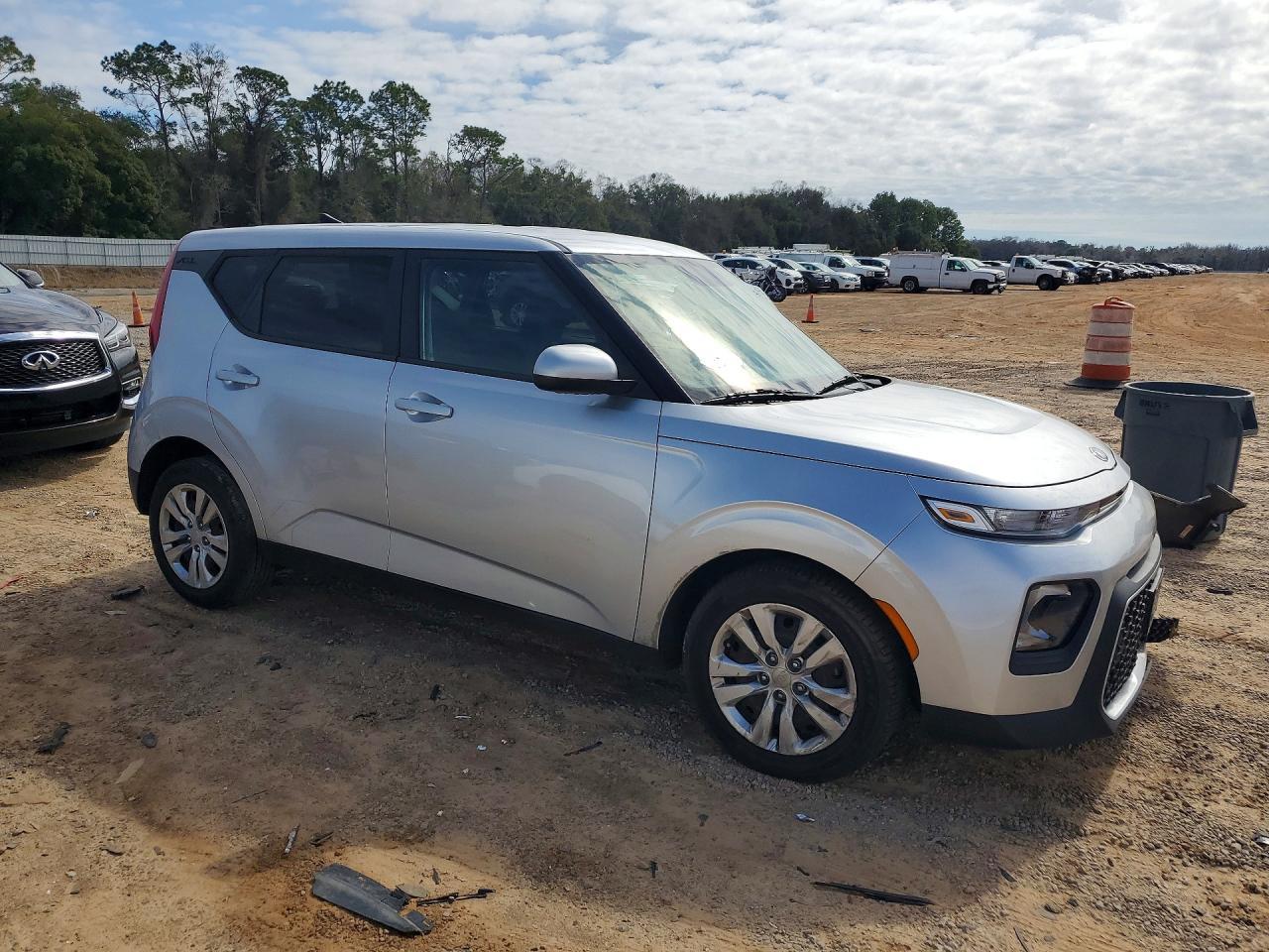 2020 Kia Soul Lx - Image 4