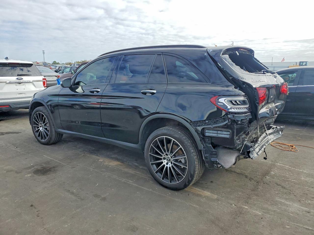 2022 Mercedes-Benz Glc 300 - Image 2