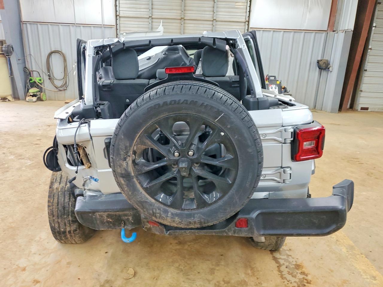 2024 Jeep Wrangler Sahara 4Xe - Фото 6