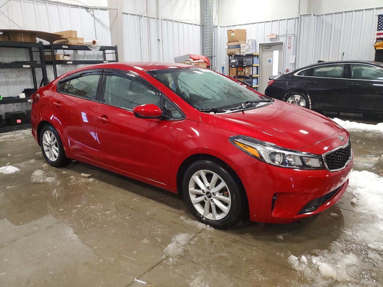 2017 Kia Forte S - Фото 4