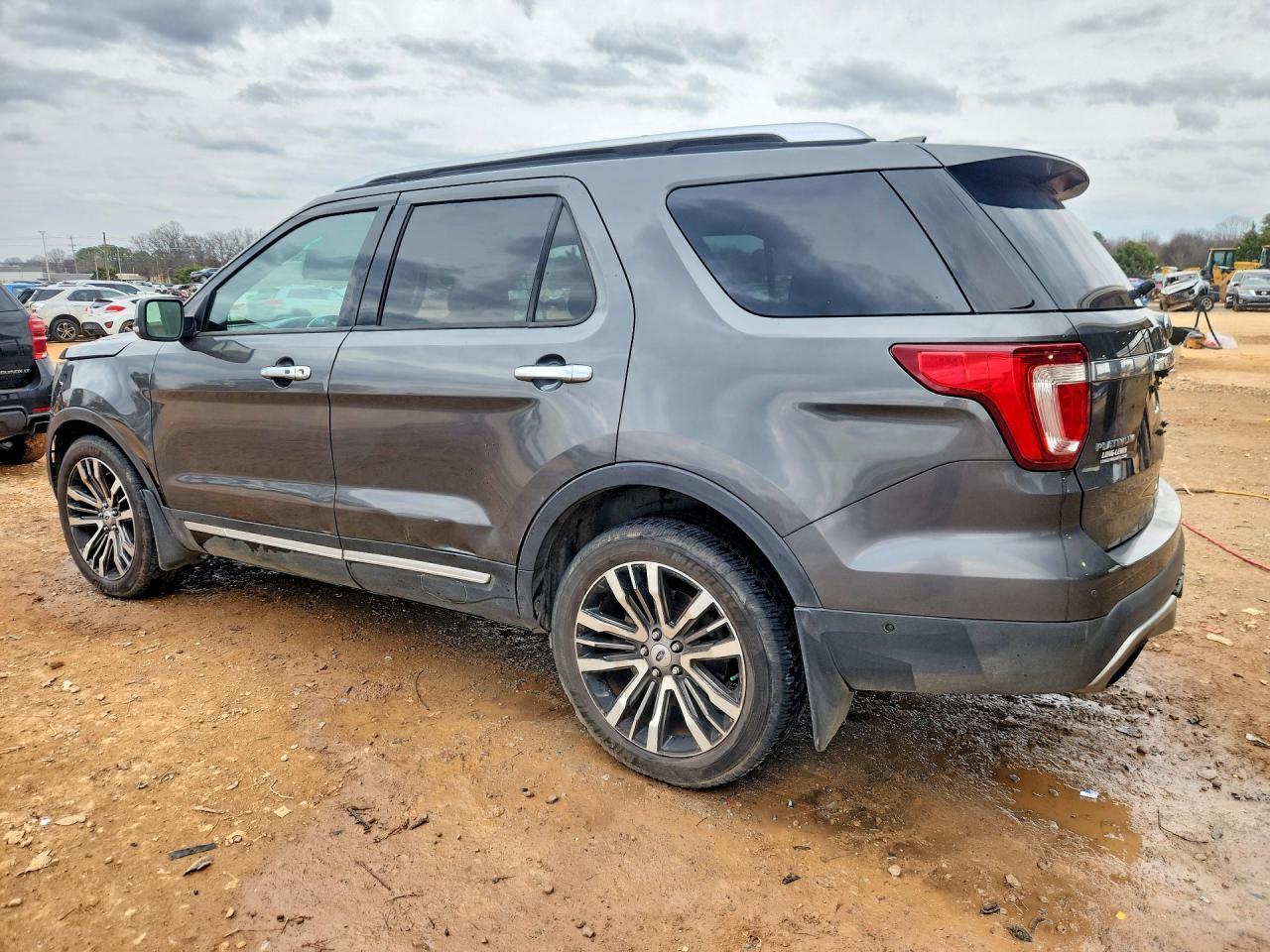 2017 Ford Explorer Platinum - Фото 2