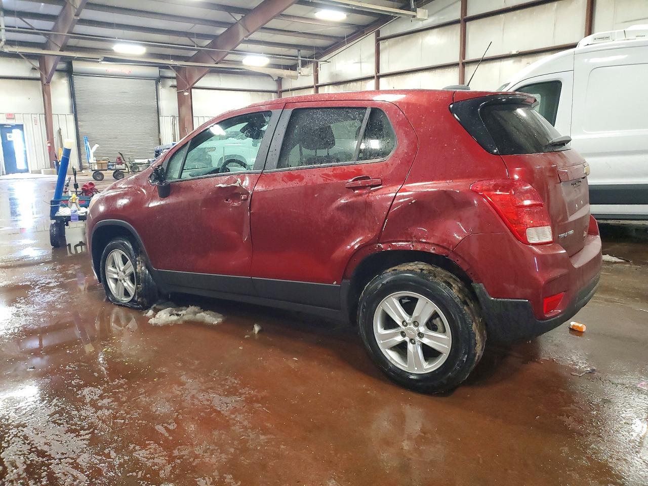 2021 Chevrolet Trax Ls - Image 2