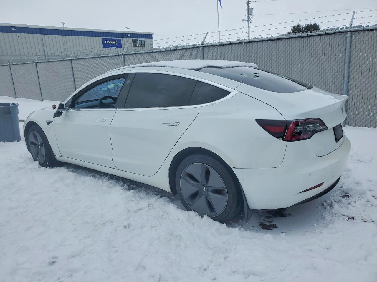 2020 Tesla Model 3 - Фото 2
