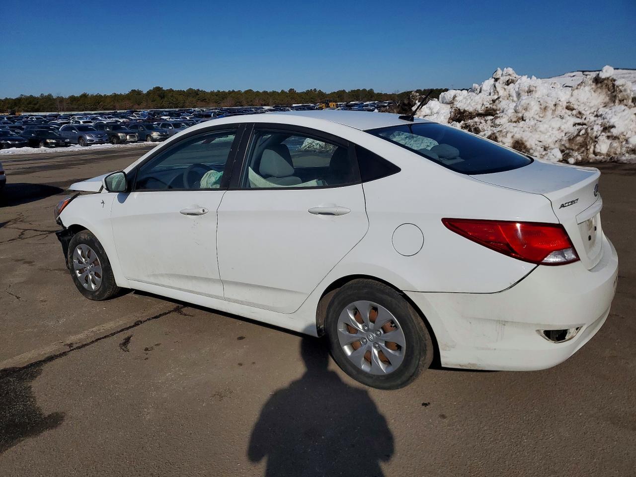 2017 Hyundai Accent Se - Фото 2