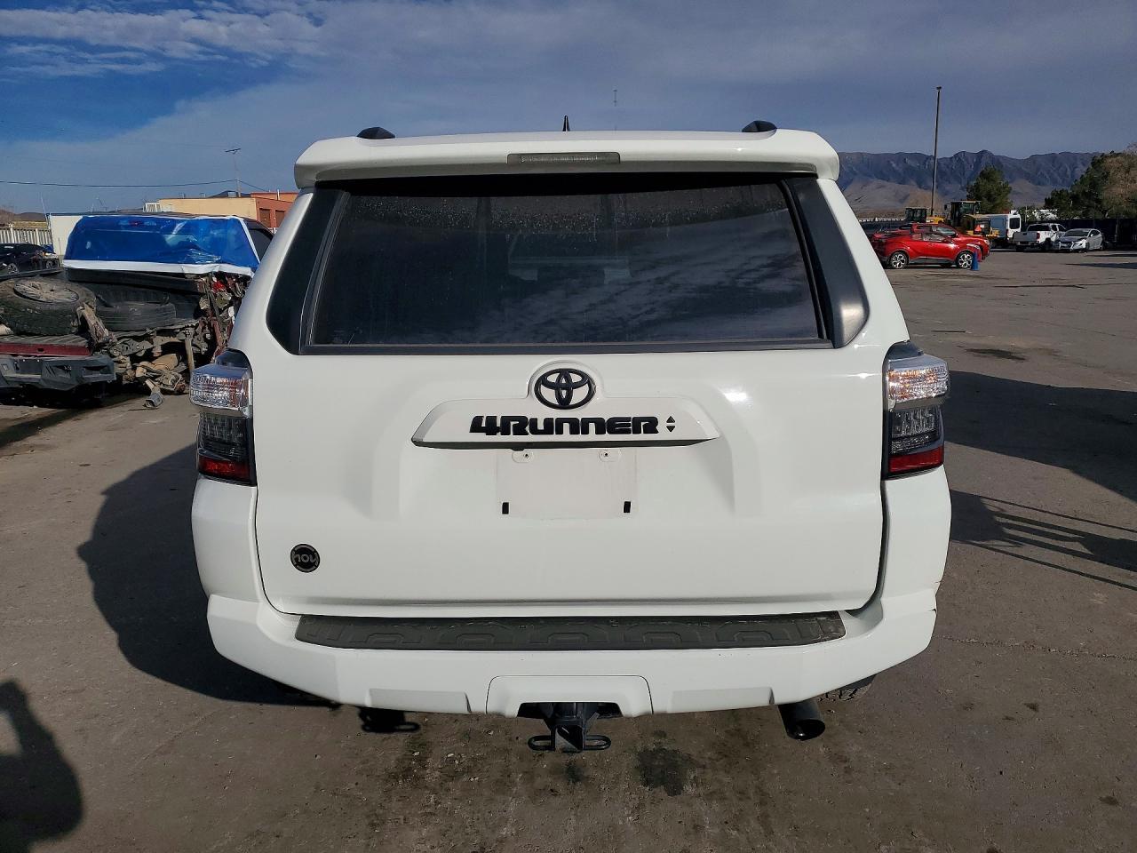 2022 Toyota 4Runner Sr5 - Image 6