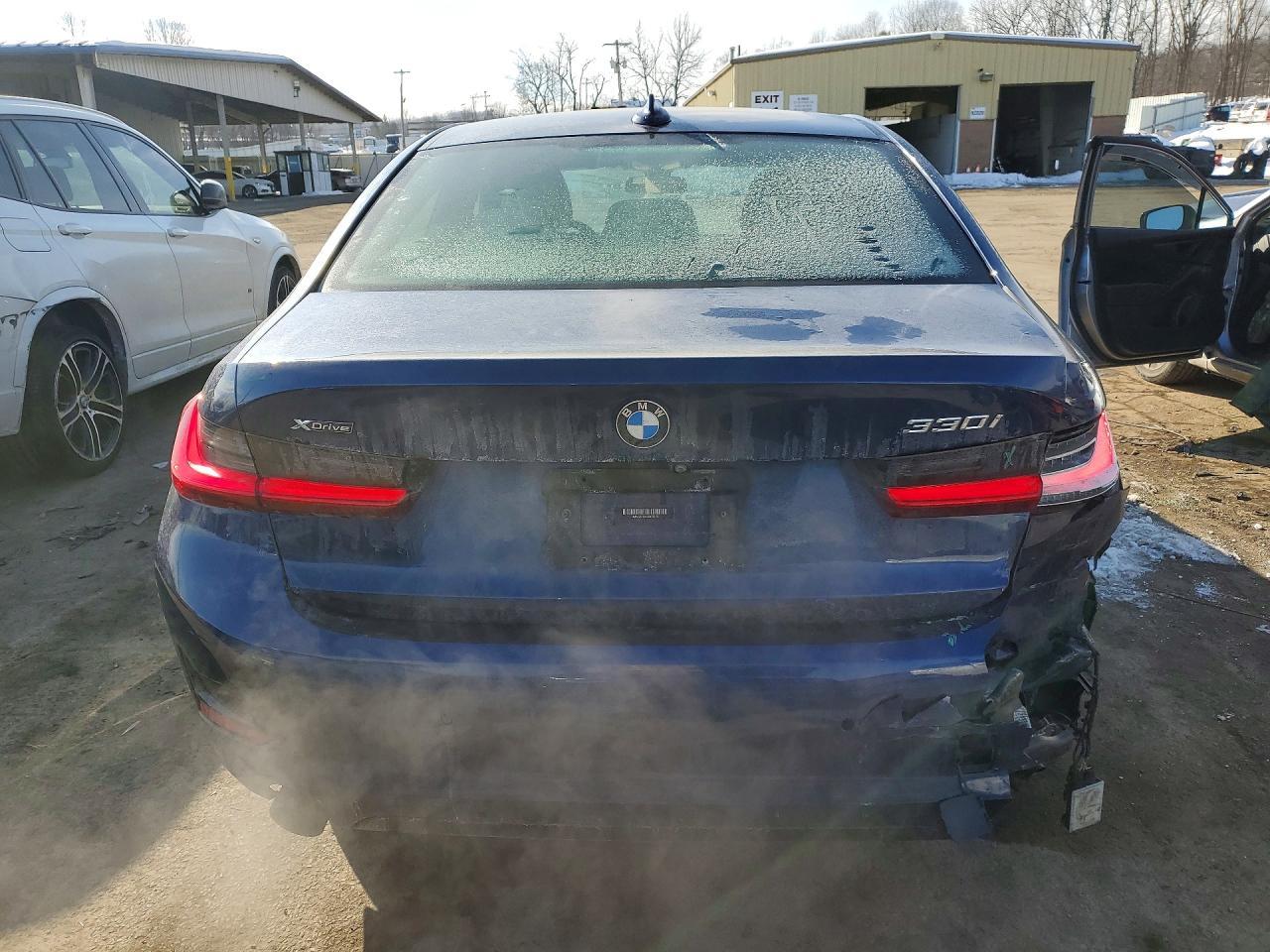 2020 BMW 330Xi - Фото 6