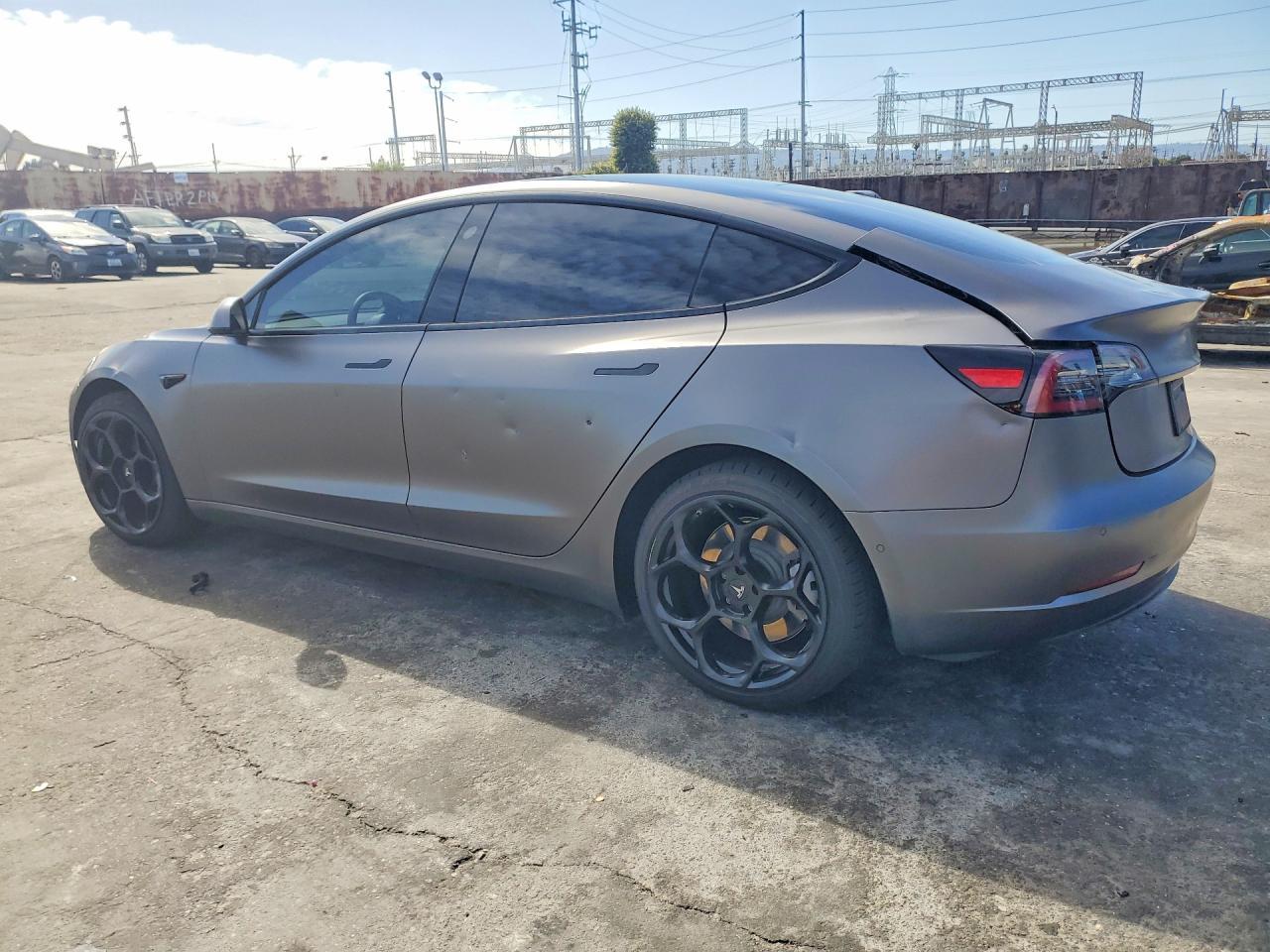 2021 Tesla Model 3 - Фото 2