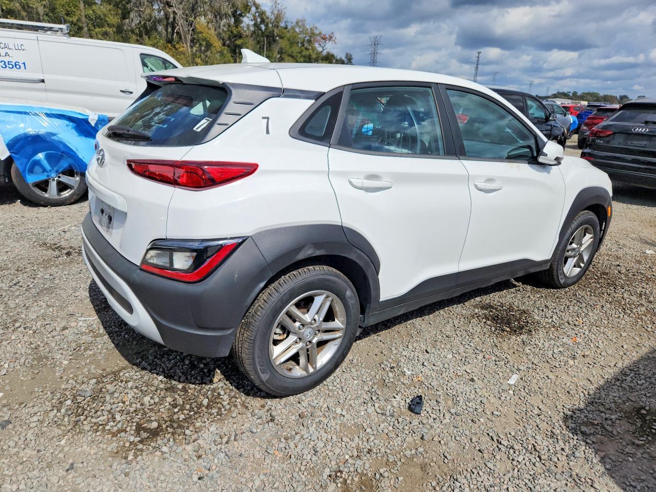 2023 Hyundai Kona Se - Image 3