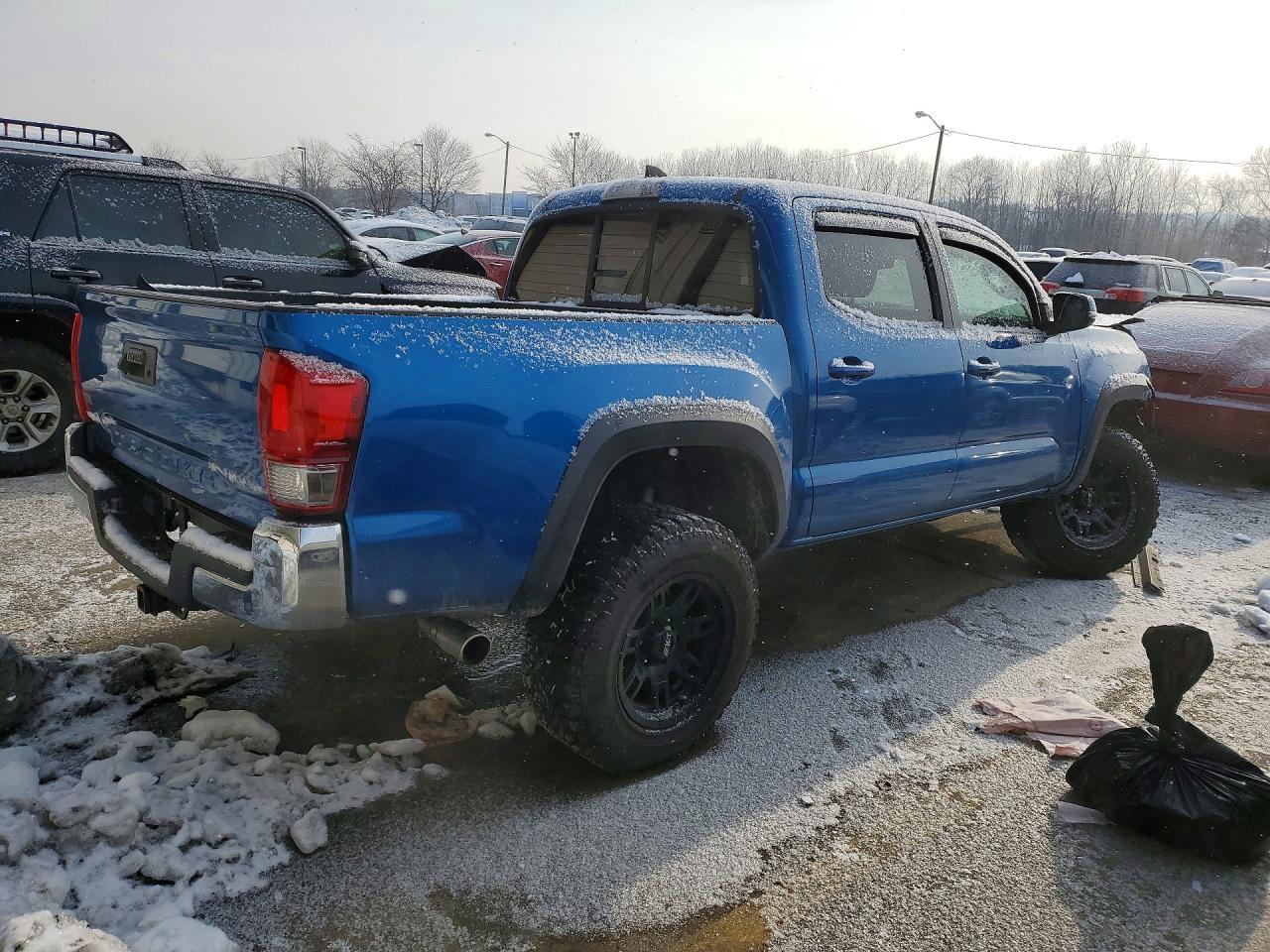 2016 Toyota Tacoma - Image 3