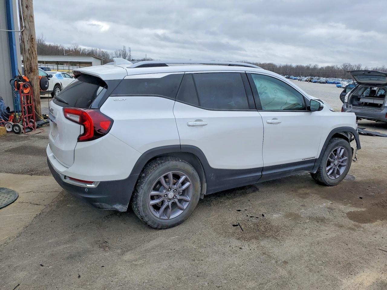 2022 GMC Terrain Slt - Image 3