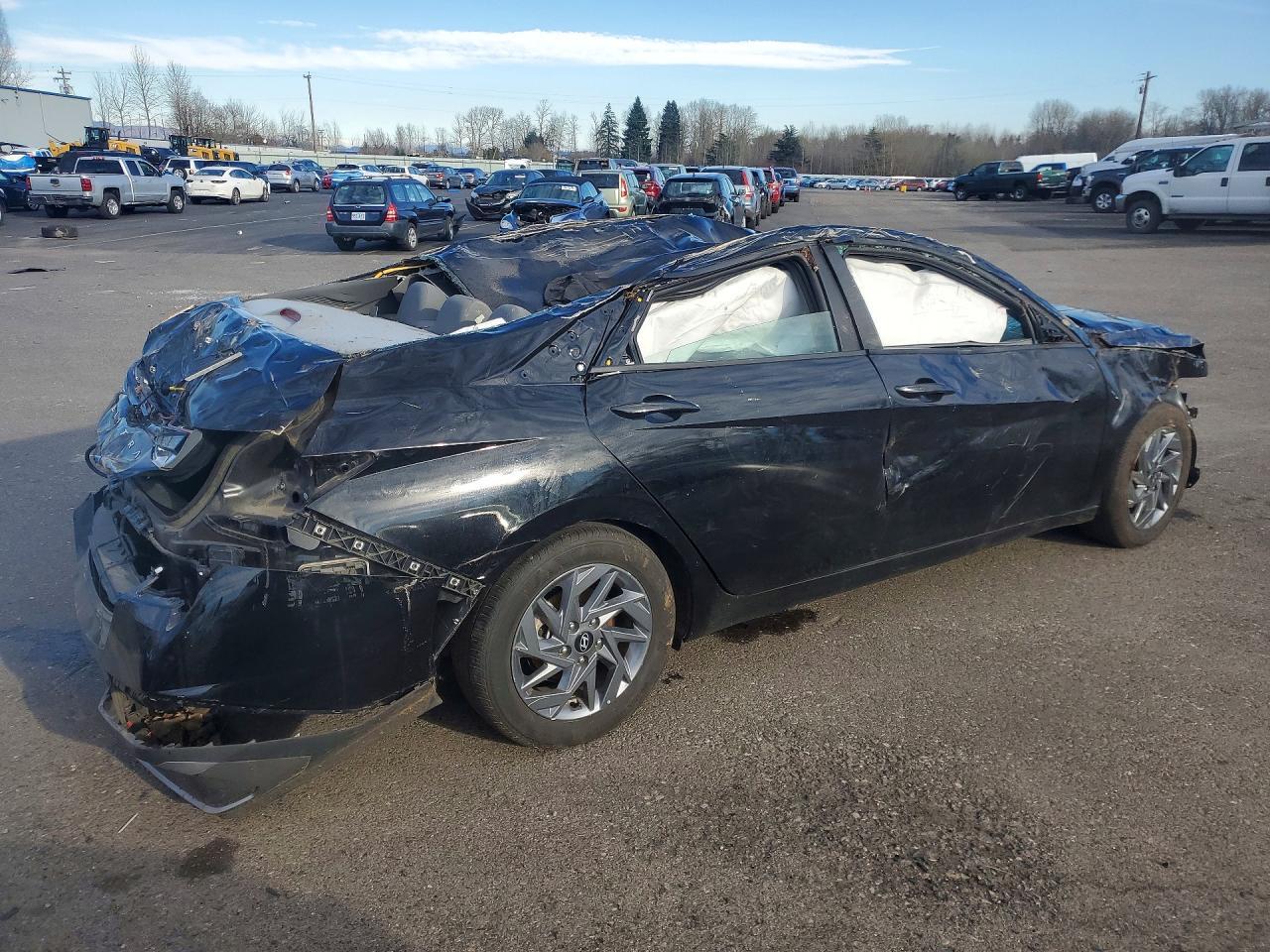 2024 Hyundai Elantra Sel - Image 3