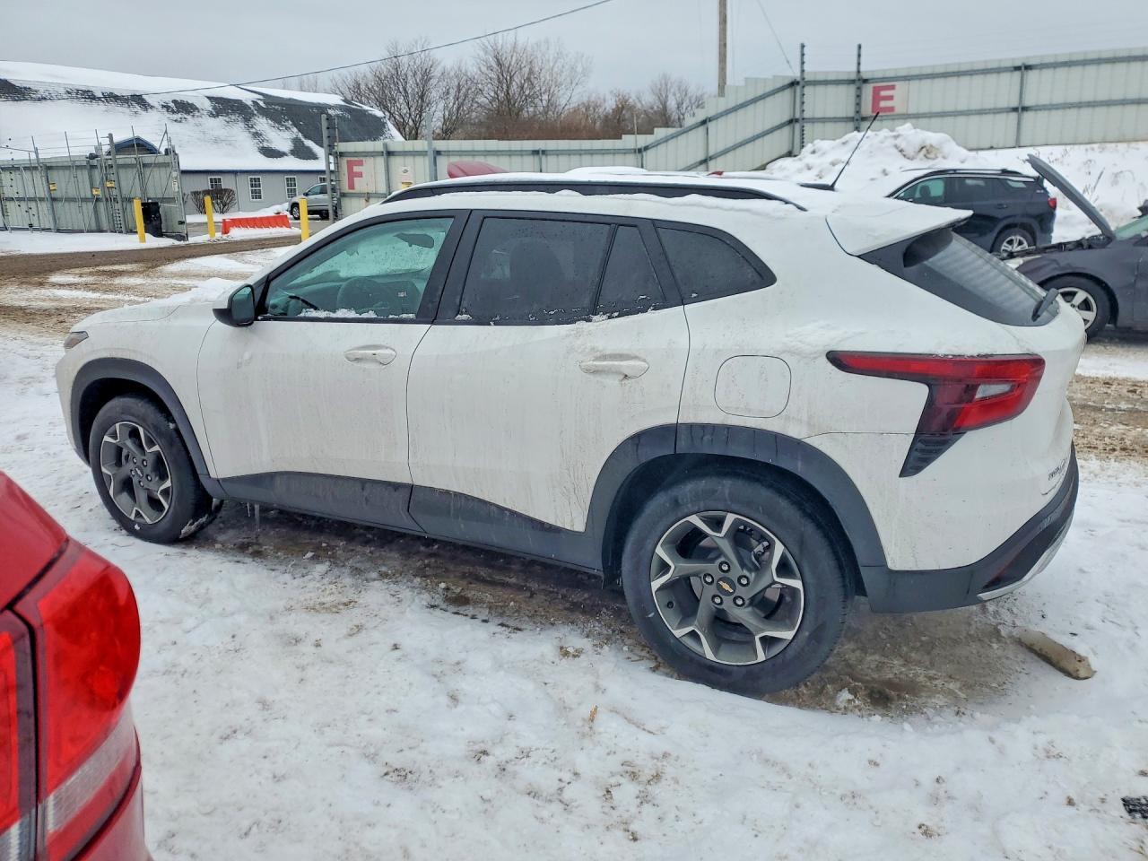 2025 Chevrolet Trax 1Lt - Image 2