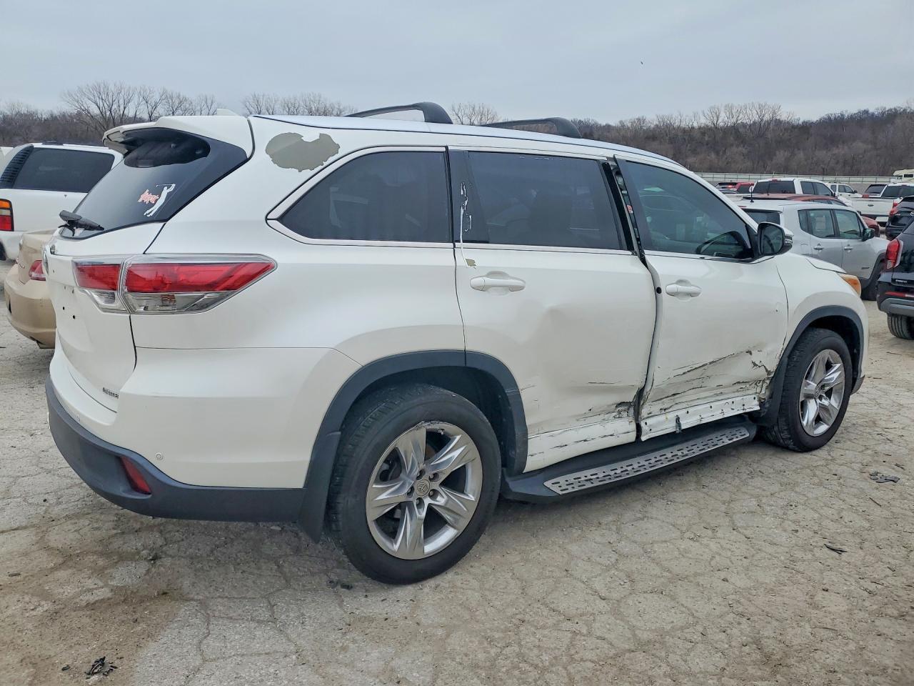 2015 Toyota Highlander Limited - Image 3