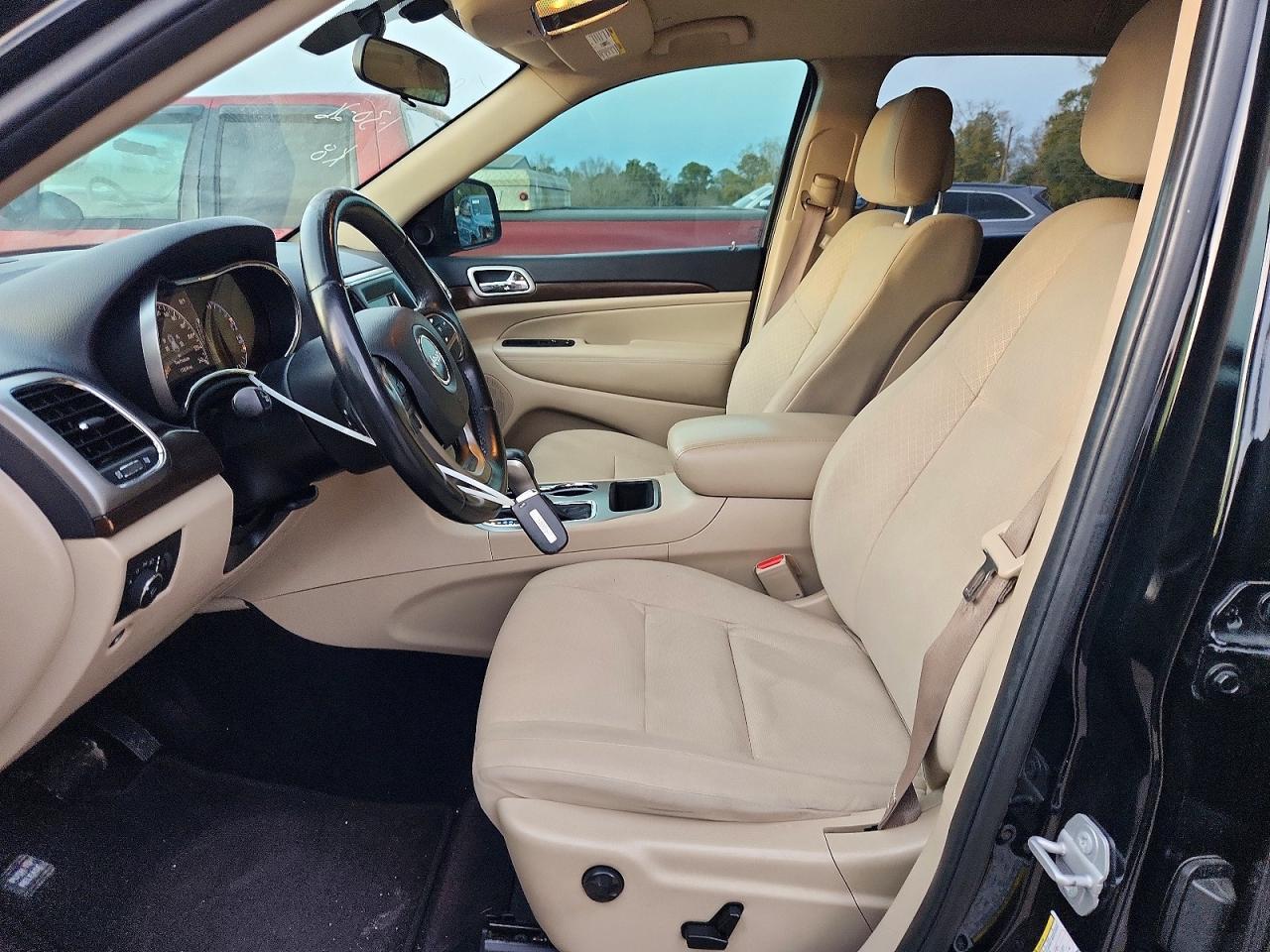 2018 Jeep Grand Cherokee Laredo - Image 7