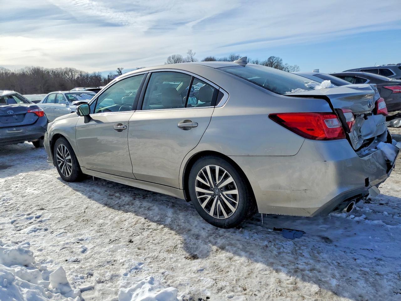 2019 Subaru Legacy 2.5I Premium - Фото 2