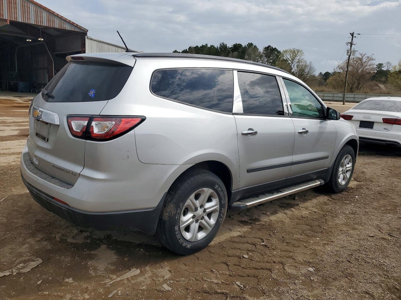 2015 Chevrolet Traverse Ls - Image 3