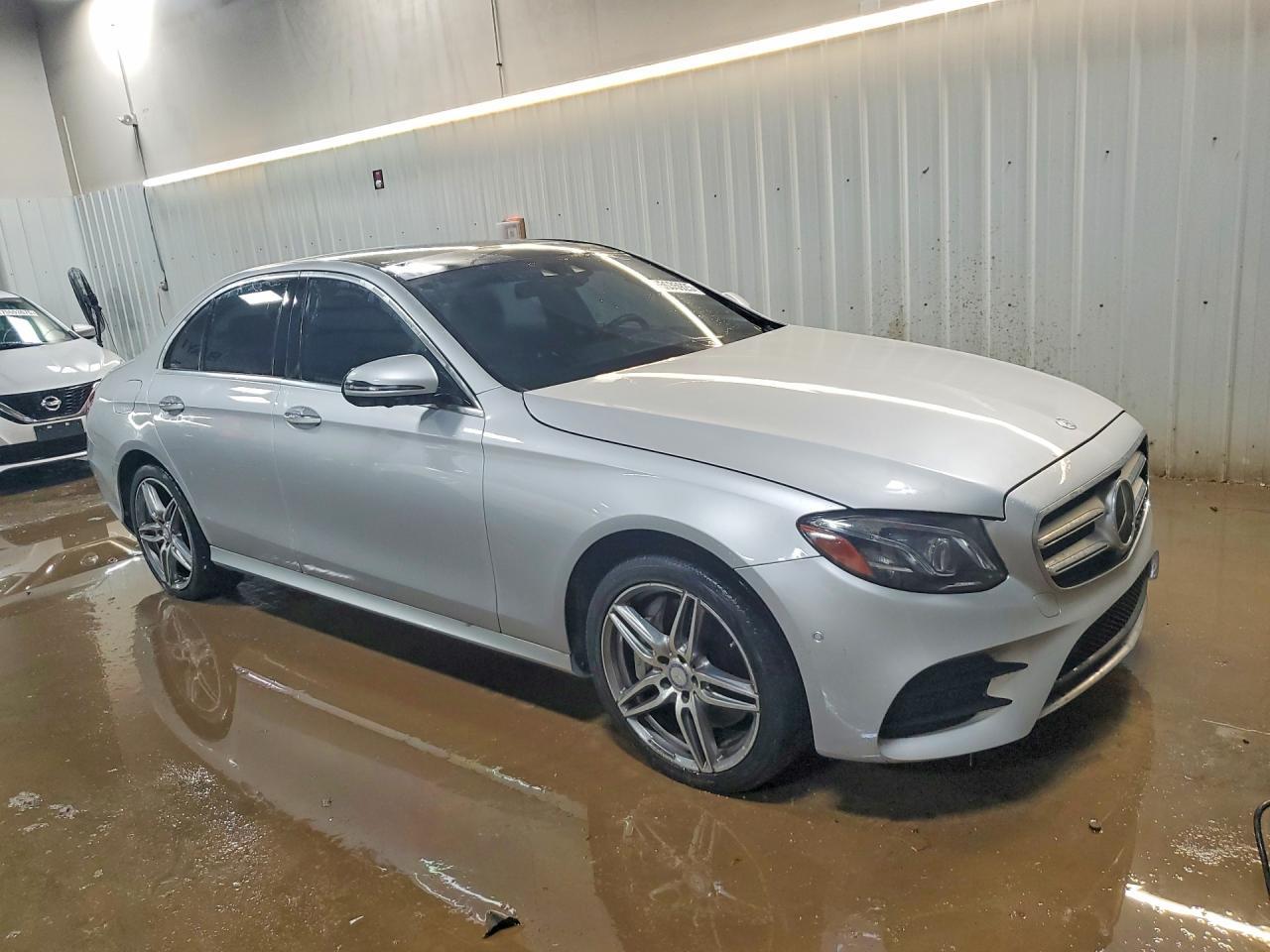 2018 Mercedes-Benz E 300 - Фото 4