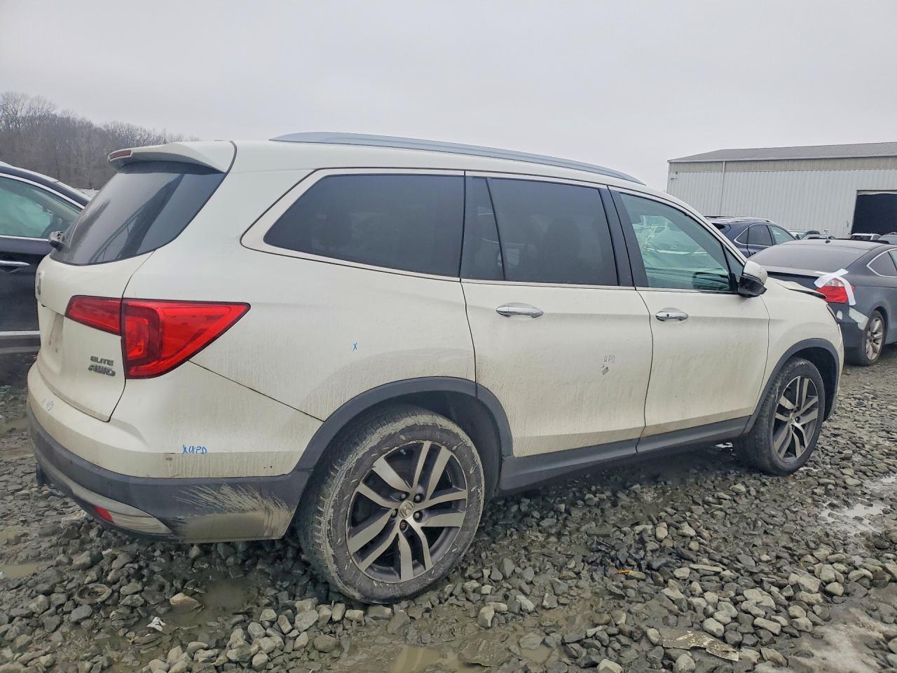 2018 Honda Pilot Elite - Image 3