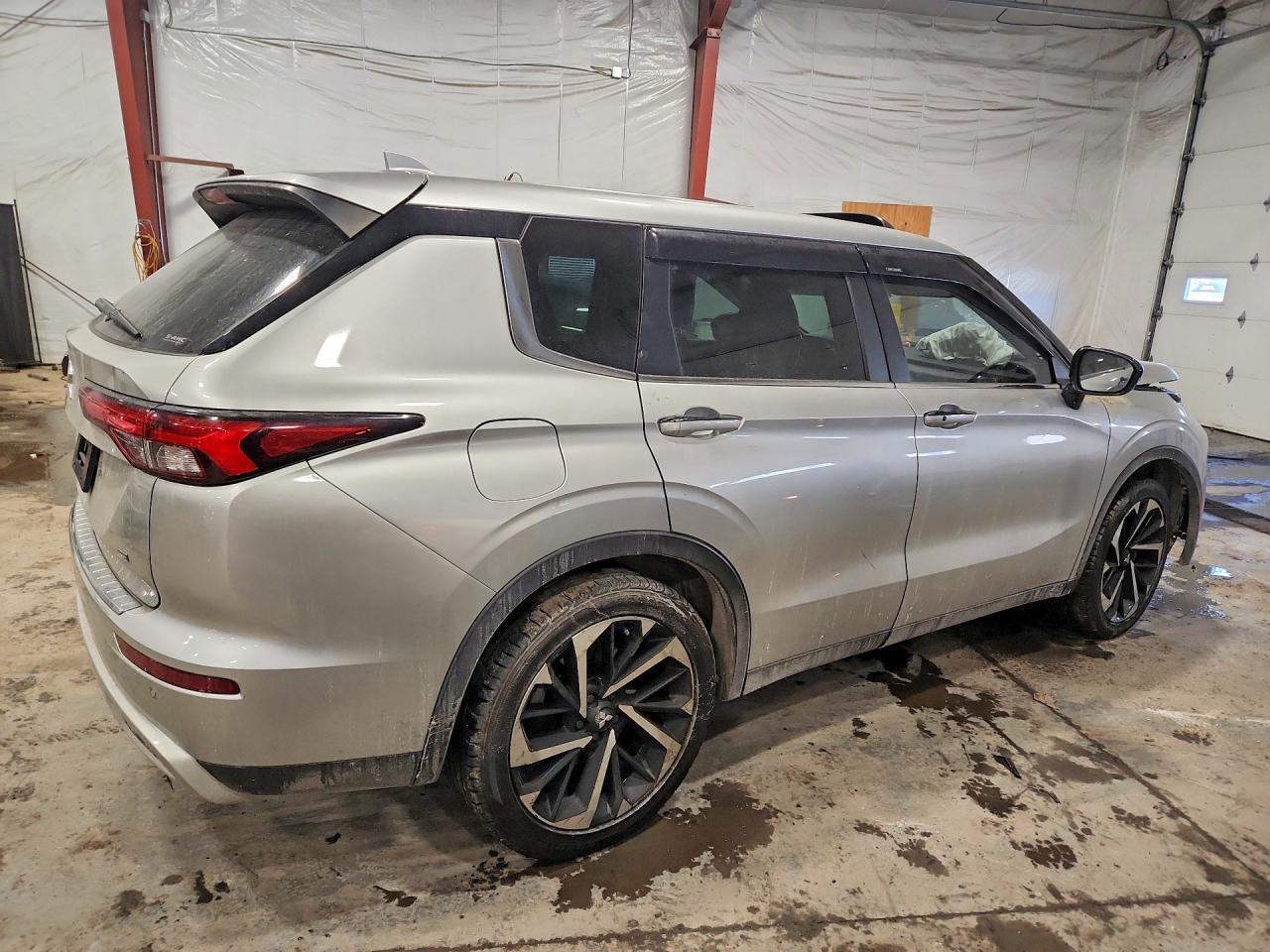 2022 Mitsubishi Outlander Se - Фото 3