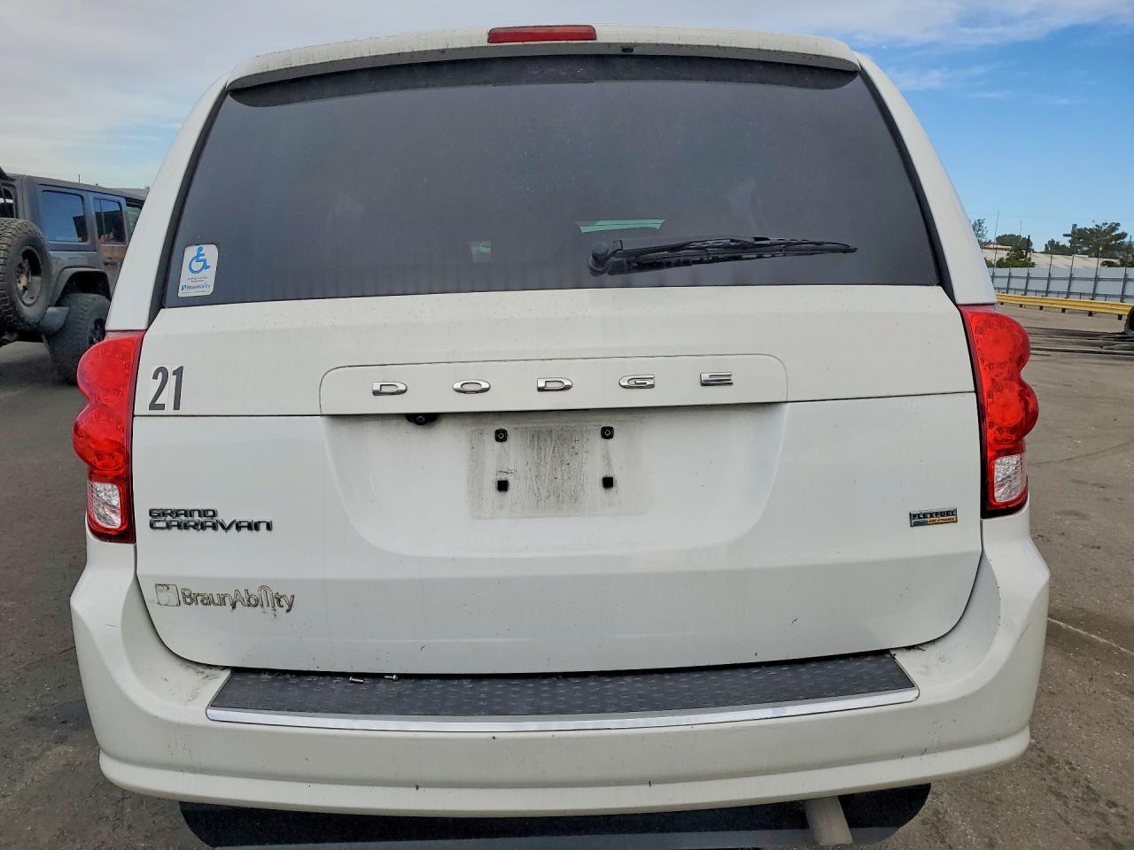 2018 Dodge Grand Caravan Se - Image 6