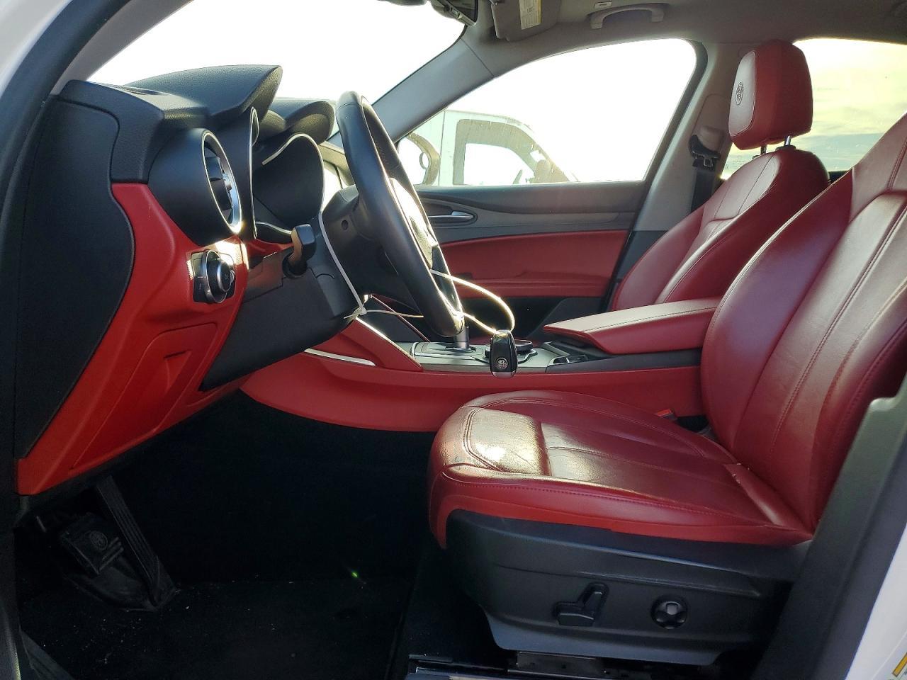 2018 Alfa Romeo Stelvio Ti - Фото 7