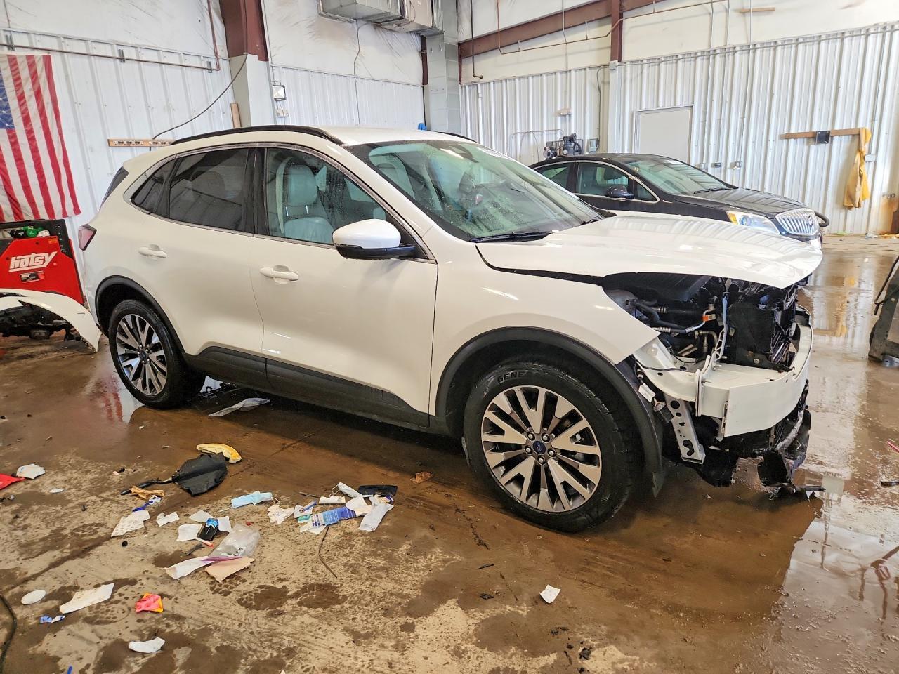 2020 Ford Escape Titanium - Image 4
