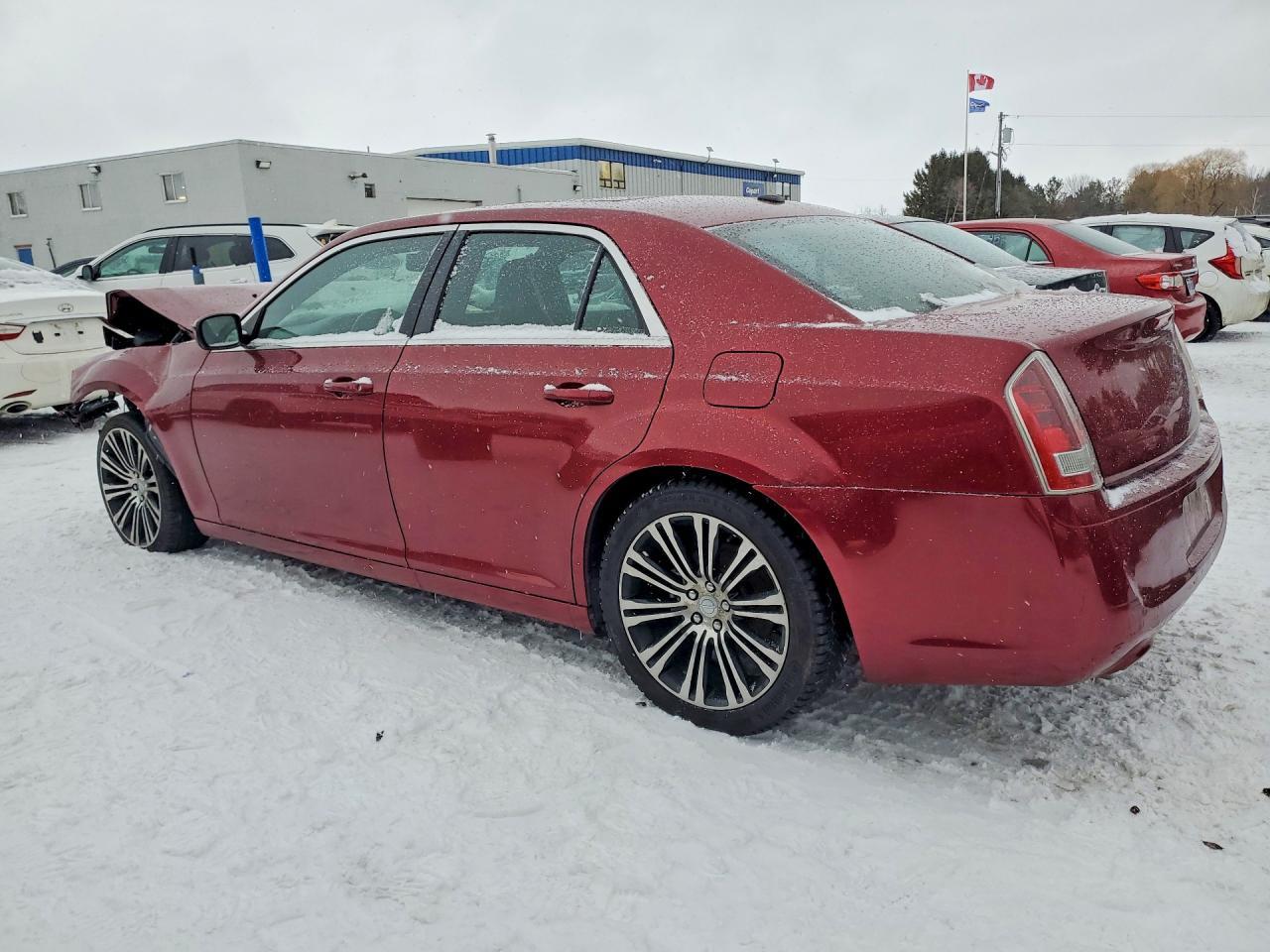 2013 Chrysler 300 S - Фото 2