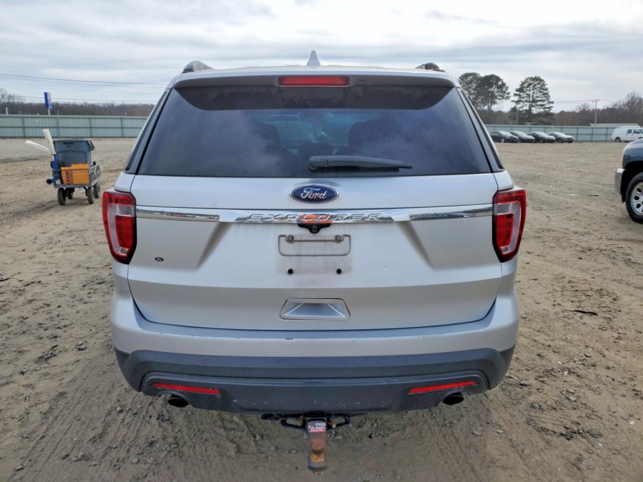2017 Ford Explorer - Фото 6