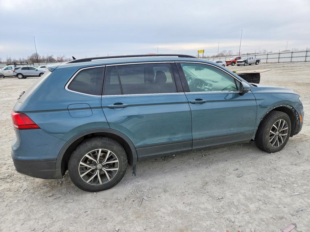 2019 Volkswagen Tiguan - Image 3