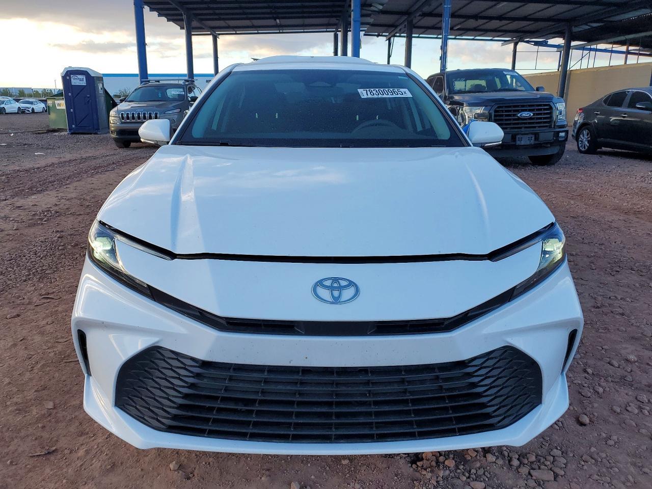 2025 Toyota Camry - Фото 5
