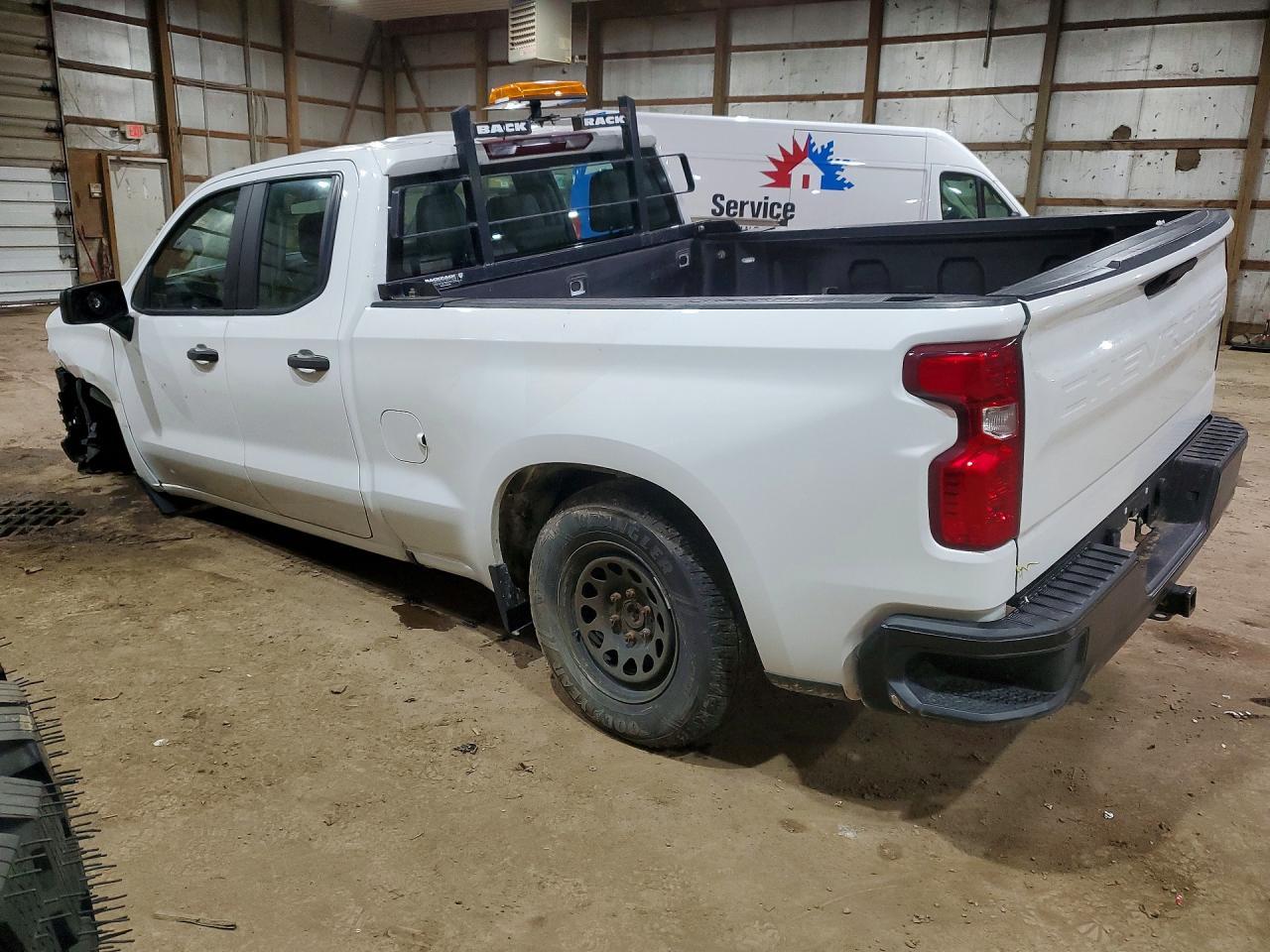 2022 Chevrolet Silverado C1500 - Фото 2