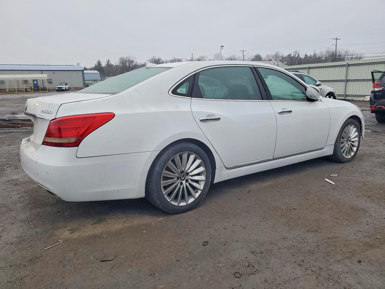 2015 Hyundai Equus Signature - Image 3