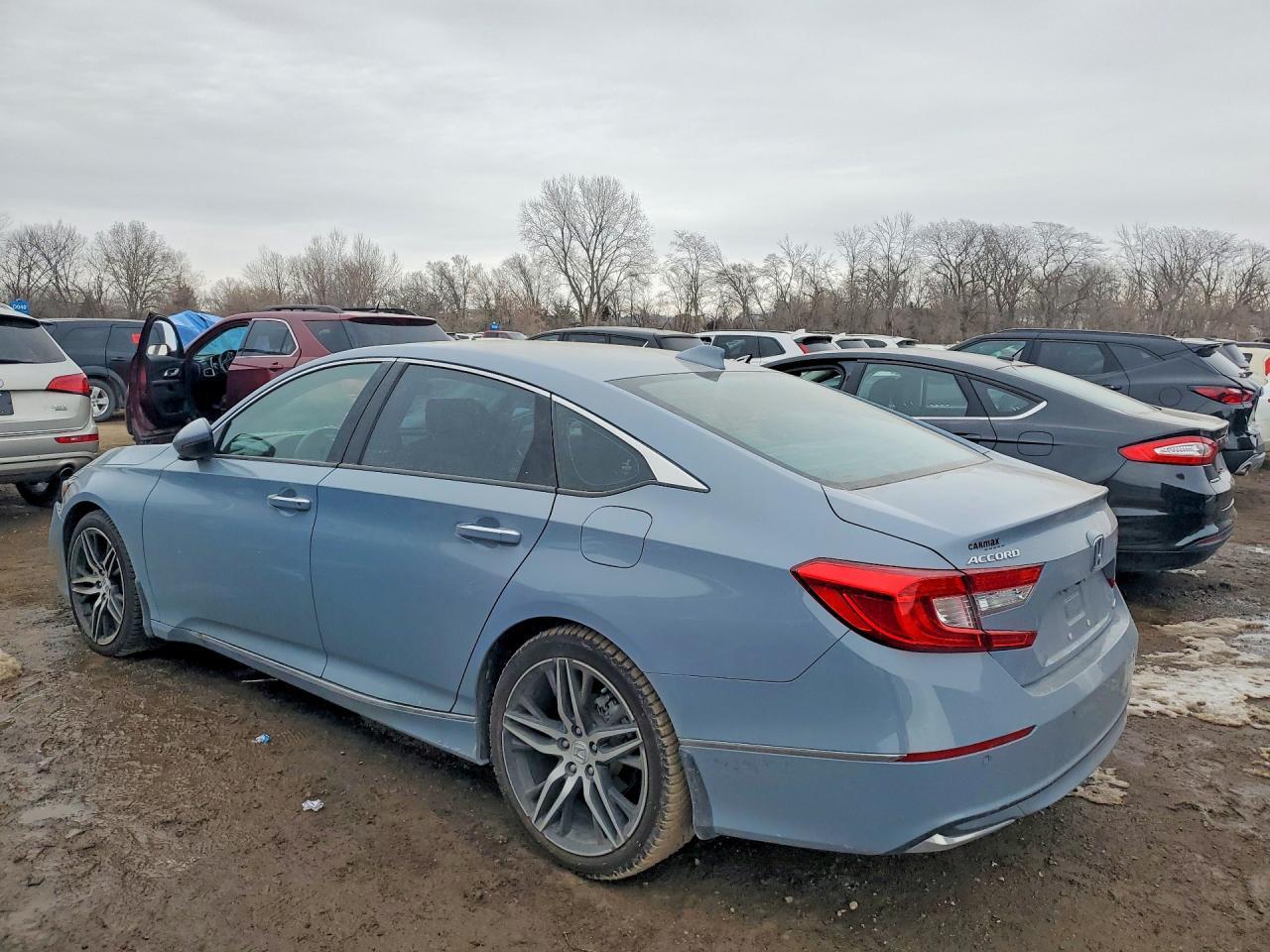 2021 Honda Accord Touring Hybrid - Image 2