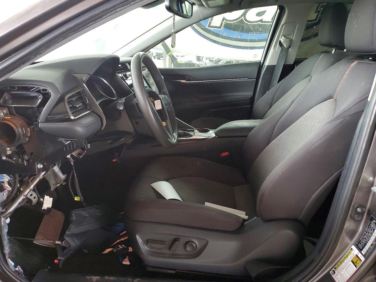 2019 Toyota Camry L - Фото 7