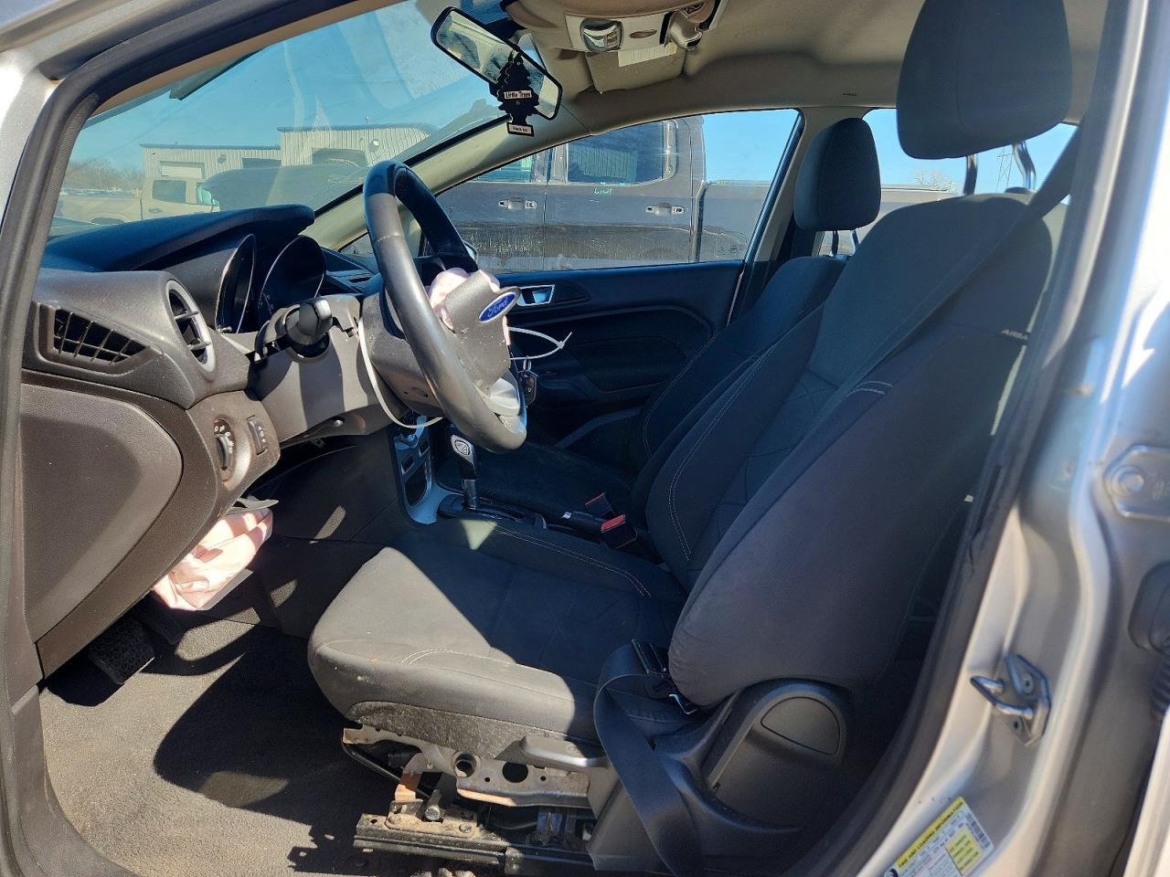 2016 Ford Fiesta Se - Фото 7