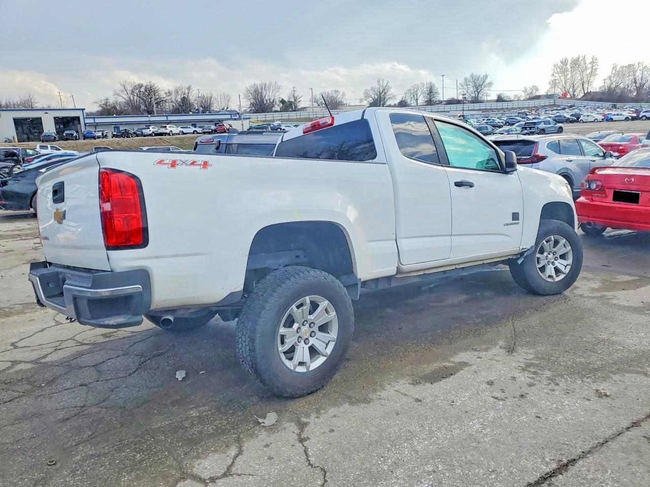 2017 Chev Colorado - Image 3