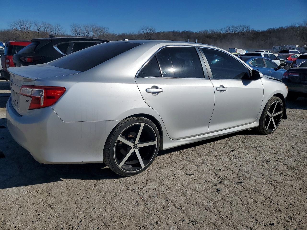 2014 Toyota Camry Se Sport - Image 3