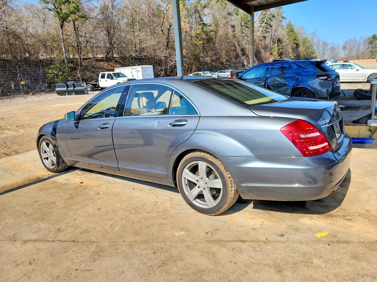 2011 Mercedes-Benz S 550 - Image 2