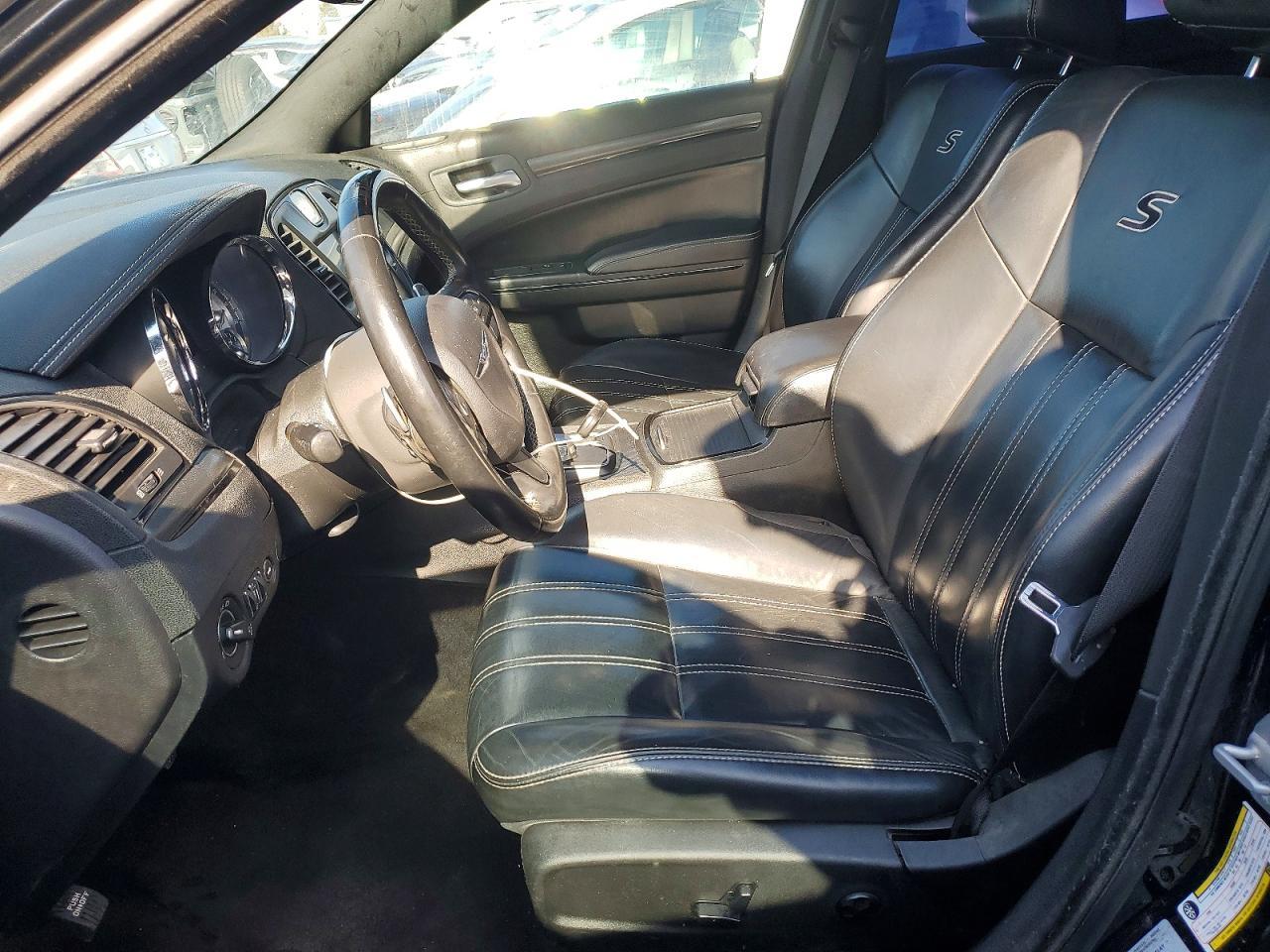 2016 Chrysler 300 S - Image 7